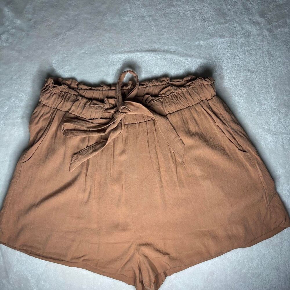 Pink-lily Women's Brown and Tan Shorts